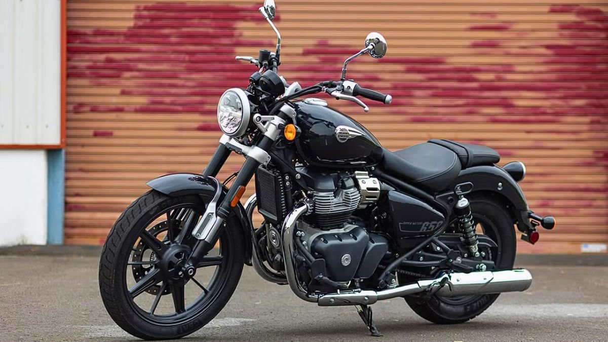 Royal Enfield Super Meteor 650 प्रीमियम क्रूज़र डिजाइन, स्मूद 650cc इंजन और हाईवे राइडिंग के लिए बना शानदार पैकेज